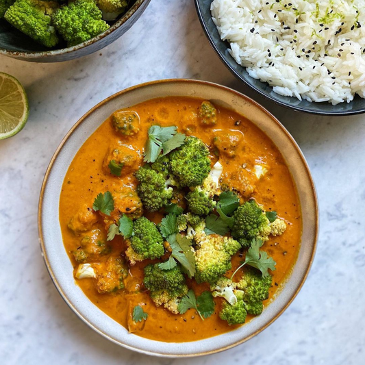 Romanesco & tomato curry