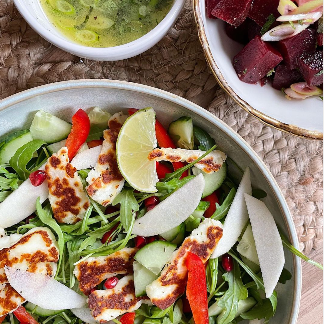 Halloumi & beetroot salad