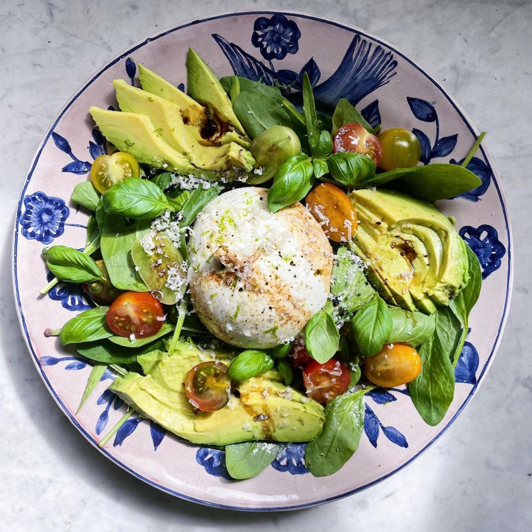 Spinach, tomato & burrata salad