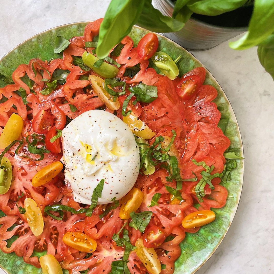 Tomato carpaccio w/ burrata