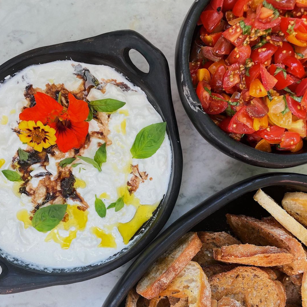 Burrata & tomato salsa bruschetta