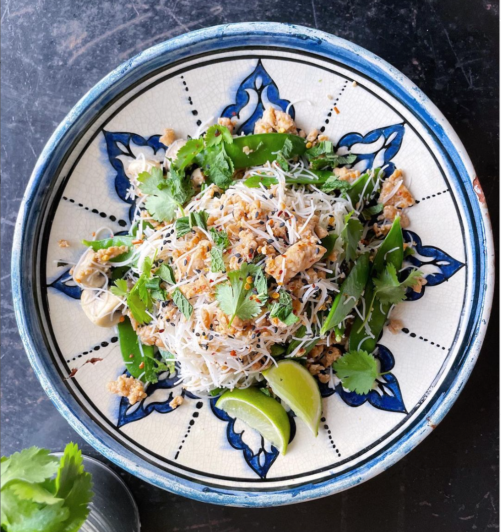 Minced chicken noodle salad